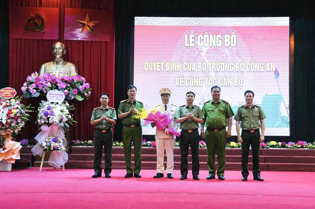 Bộ trưởng Bộ Công an điều động, bổ nhiệm Đại tá Đỗ Thanh Bình giữ chức Giám đốc Công an tỉnh Hòa Bình.