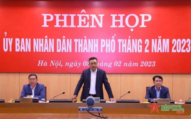 Chủ tịch UBND TP Hà Nội Trần Sỹ Thanh phát biểu tại phiên họp