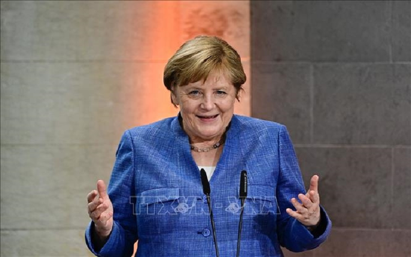 Thủ tướng Đức Angela Merkel phát biểu sau khi được trao tặng Huy chương khoa học Harnack tại buổi lễ ở thủ đô Berlin.