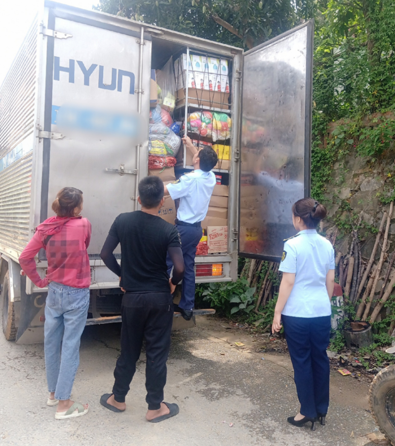 Lực lượng Quản lý thị trường Bắc Kạn tăng cường kiểm soát hàng hóa trên khâu lưu thông