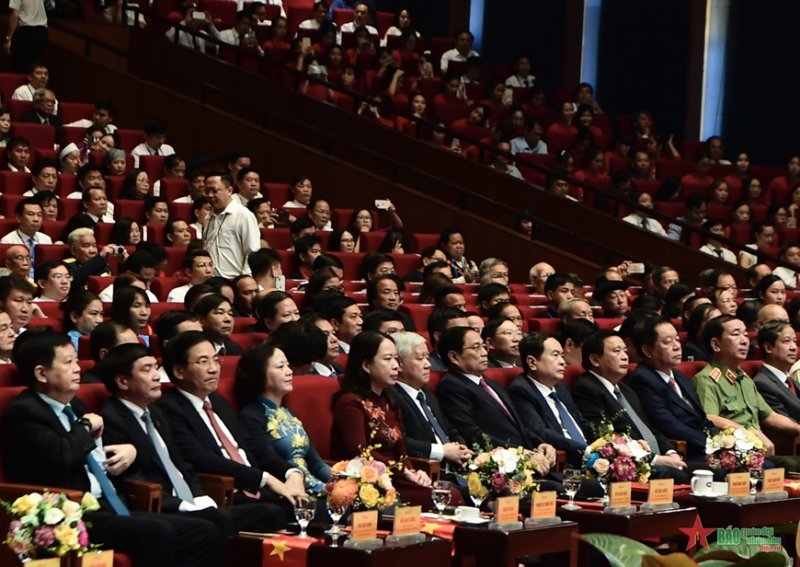 Thủ tướng Phạm Minh Chính tham dự hội nghị cùng các đồng chí lãnh đạo Đảng, Nhà nước.