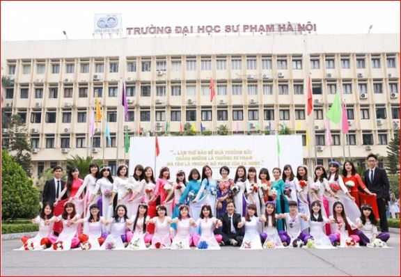 Các thế hệ sinh viên của trường Đại học Sư phạm Hà Nội.