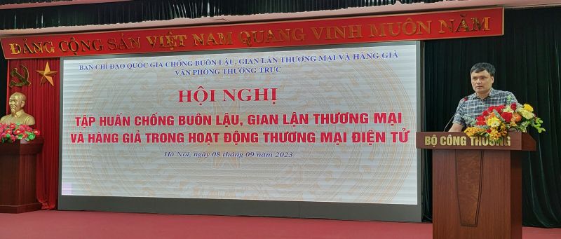 Đồng chí Đặng Văn Dũng, Phó Chánh Văn phòng, Văn phòng Thường trực Ban Chỉ đạo 389 quốc gia phát biểu khai mạc Hội nghị. Ảnh: T.Hằng