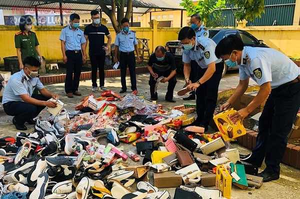 Mở đợt cao điểm chống buôn lậu, gian lận thương mại và hàng giả dịp cuối năm