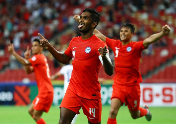 Philippines 1-2 Singapore: Mở toang cửa bán kết