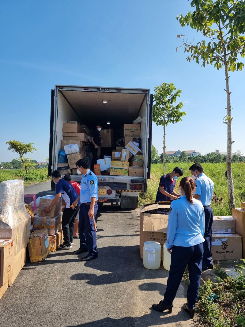 Bạc Liêu: Thu giữ nhiều sản phẩm hàng hóa không rõ nguồn gốc, xuất xứ