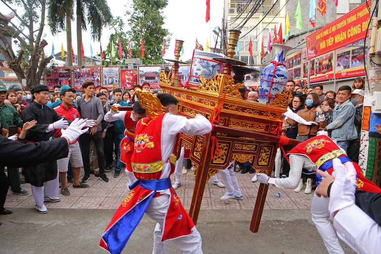 Hà Nội cho phép tổ chức lễ hội dịp Tết Nguyên đán dù F0 liên tục "lập đỉnh"