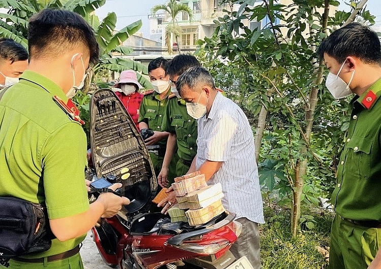 Công an An Giang điều tra đường dây nghi nhập lậu vàng