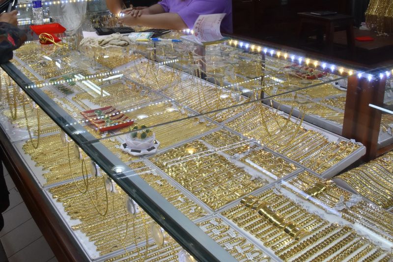 Giá vàng hôm nay 10/2: Ngày vía Thần tài, giá vàng đứng ở mức thấp hơn so với dịp Tết