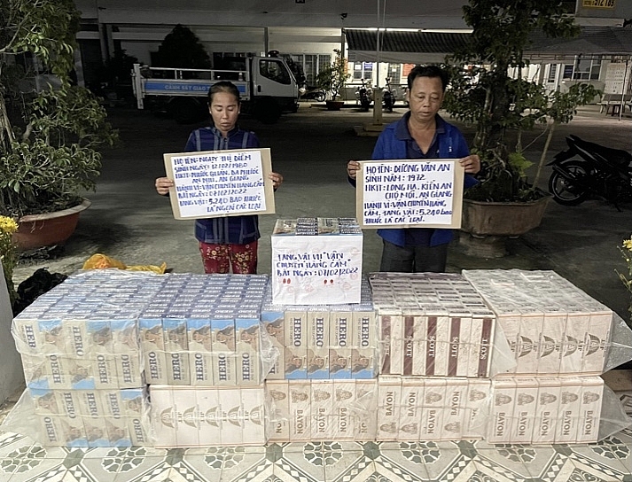 Hai vợ chồng vận chuyển hơn 5.000 bao thuốc lá lậu