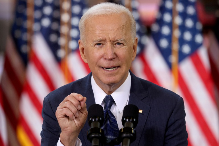 Ông Biden cáo buộc Nga vẫn "vây quanh Ukraine"