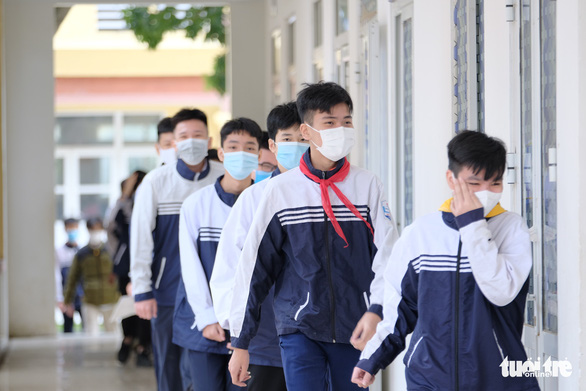 Chuyên gia nêu câu hỏi: ‘Cứ đóng cửa thì biết bao giờ học sinh mới được đi học lại?'