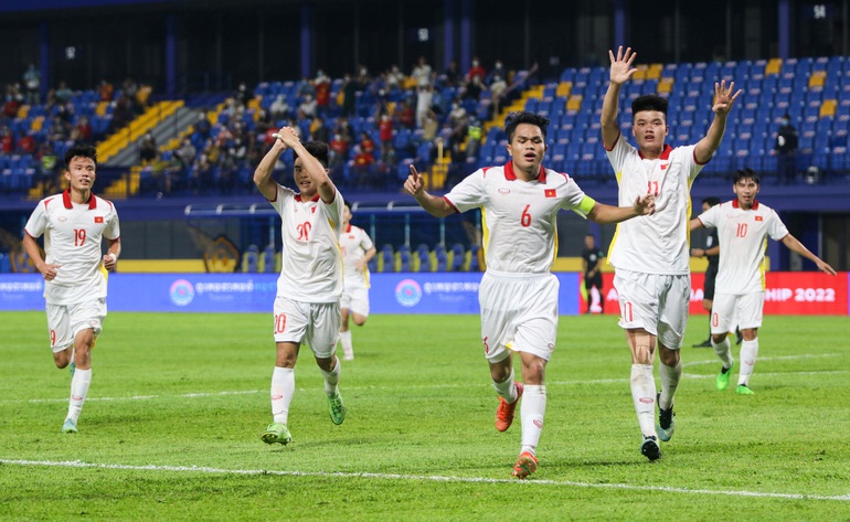 U23 Việt Nam - U23 Thái Lan: Chưa phải lúc quyết đấu!