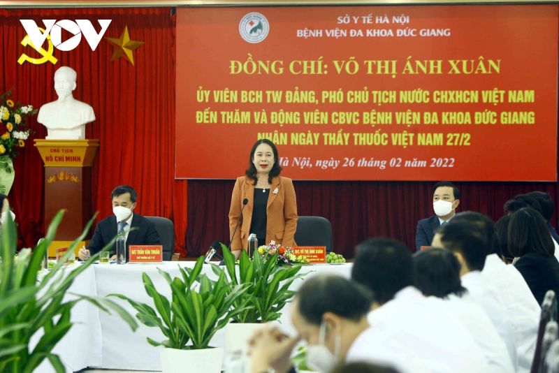 Phó Chủ tịch nước Võ Thị Ánh Xuân thăm, chúc mừng ngày thầy thuốc Việt Nam