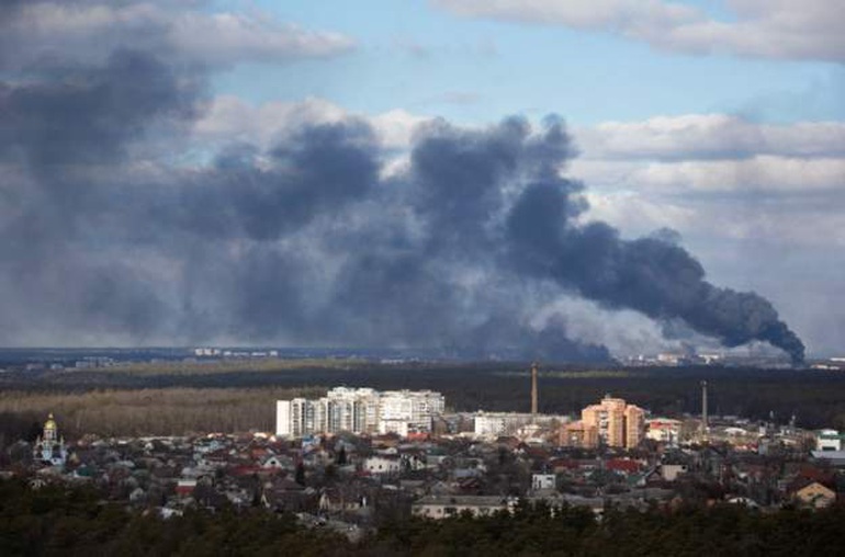 Ukraine: "Chúng tôi bị pháo kích từ mọi hướng"