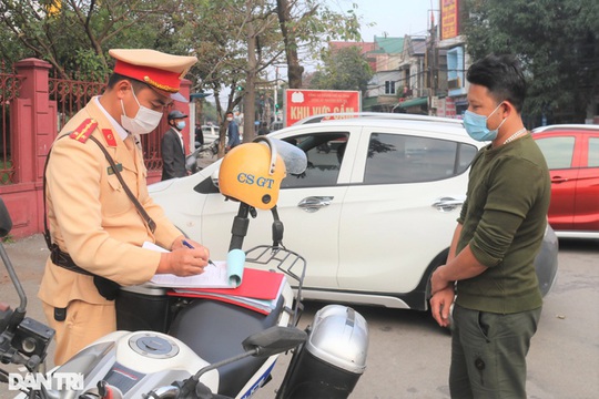 Từ ngày mai, người vi phạm giao thông ở Hà Nội có thể ngồi nhà nộp phạt