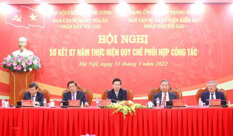 Hoạt động điều tra, truy tố, xét xử các vụ án tham nhũng và kinh tế được tiến hành mạnh mẽ