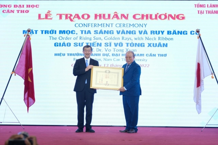 Chính phủ Nhật Bản tặng huân chương 'Mặt trời mọc' cho GS Võ Tòng Xuân