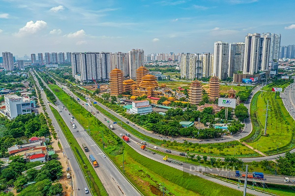 Phát triển hạ tầng giao thông làm đòn bẩy thúc đẩy thị trường bất động sản TP.HCM