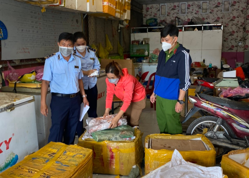 Cần Thơ: Tiếp tục phát hiện cơ sở kinh doanh thực phẩm đông lạnh không rõ nguồn gốc xuất xứ