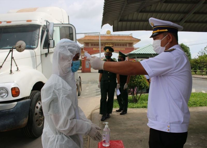 Long An: Mở lại hoạt động xuất nhập cảnh, lưu thông hàng hóa các cửa khẩu