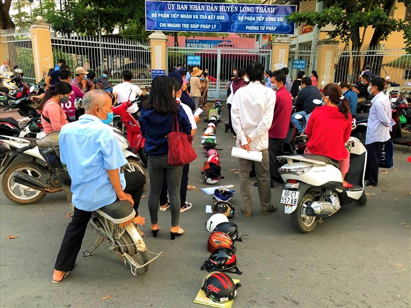 Đồng Nai: Người dân đổ xô đi làm giấy tờ đất từ 4 giờ sáng