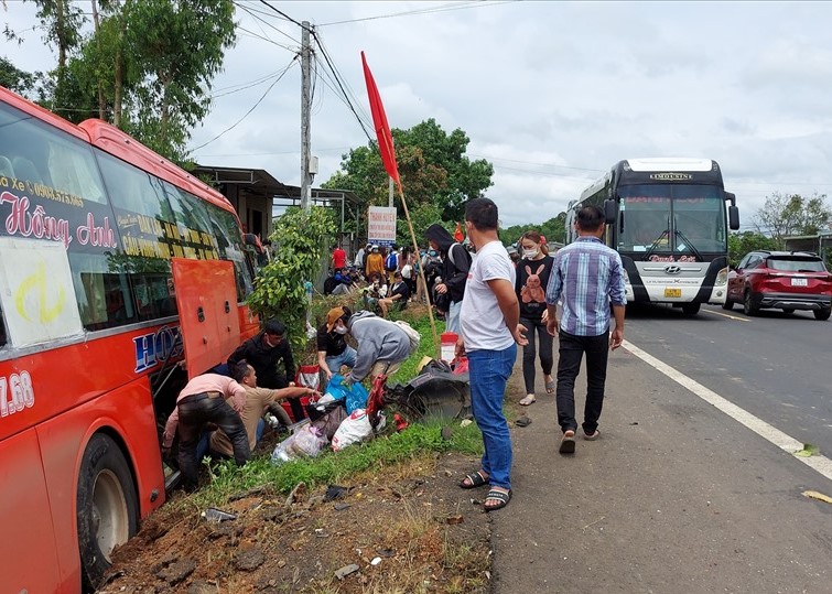 Xe khách tông liên hoàn 2 xe máy ở Đắk Nông, nạn nhân thứ 3 tử vong