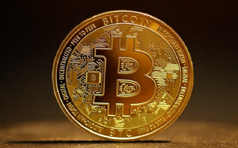 Bitcoin tăng 1,3% trong 24 giờ qua kéo nhiều tiền ảo đi lên, giúp vốn hóa toàn thị trường có thêm hàng chục tỷ USD.