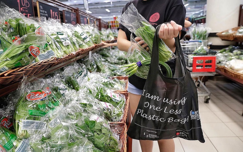 TP. Hồ Chí Minh vận động giảm sử dụng túi ni lông khó phân hủy và sản phẩm nhựa dùng một lần