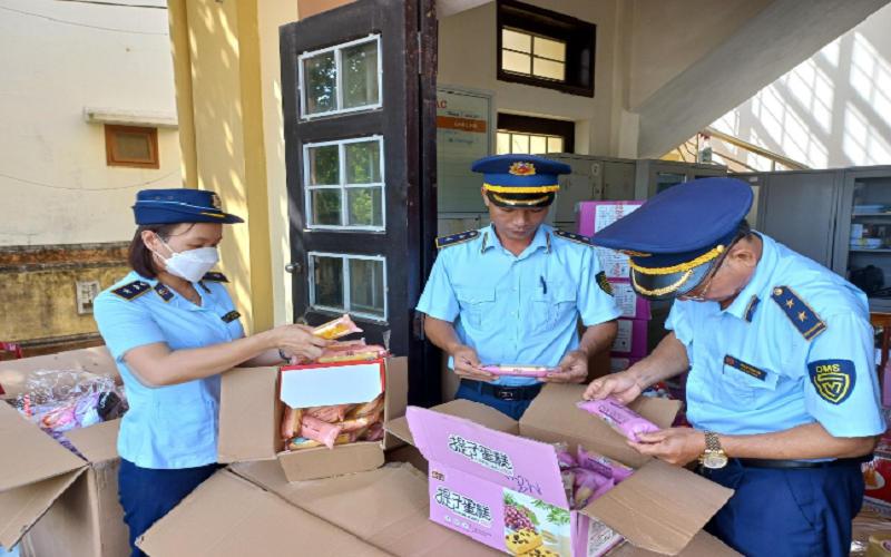 Quảng Trị: Tạm giữ lượng lớn hàng hoá không rõ xuất xứ và nhập lậu