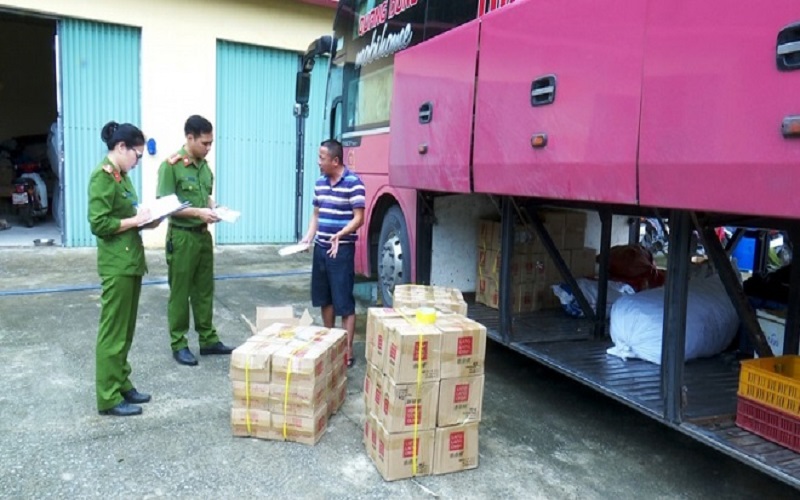 Trung thu cận kề, liên tiếp phát hiện nhiều loại bánh và đồ chơi trẻ em không rõ nguồn gốc