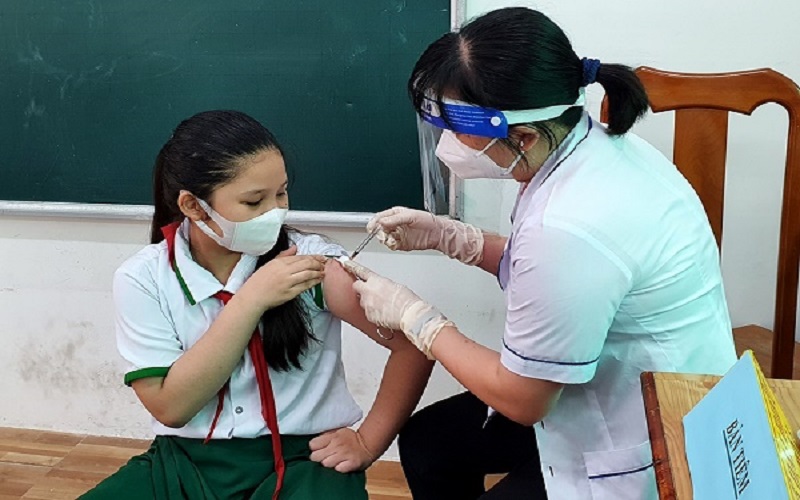 Nhiều nơi ghi nhận các biến thể mới, giám sát chặt chẽ dịch bệnh, đẩy nhanh tiêm vaccine COVID-19