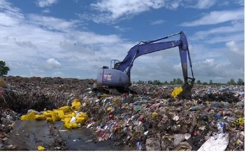 Tiêu hủy gần 6,6 tấn chả đòn chay pha chế hàn the tại An Giang