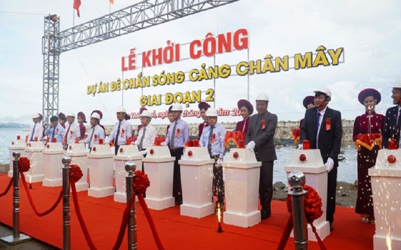 Thừa Thiên Huế khởi công “Đê chắn sóng cảng Chân Mây – giai đoạn 2”