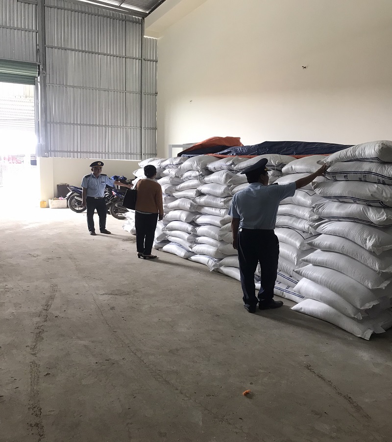 Quản lý thị trường Bến Tre tạm giữ gần 30 tấn gạo Ấn Độ có dấu hiệu nhập lậu