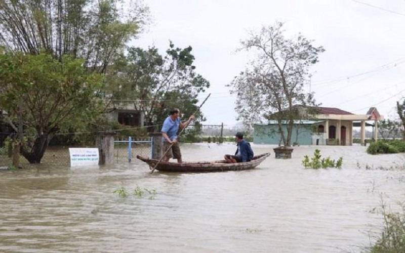 Tập trung khắc phục hậu quả, chủ động ứng phó với áp thấp nhiệt đới, mưa lũ tại miền Trung