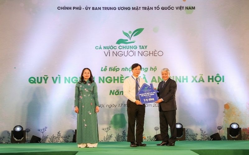 Agribank ủng hộ Quỹ Vì người nghèo và An sinh xã hội 5 tỷ đồng