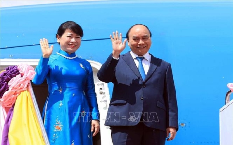 Chủ tịch nước Nguyễn Xuân Phúc đến Bangkok, bắt đầu thăm chính thức Vương quốc Thái Lan và dự Hội nghị APEC lần thứ 29