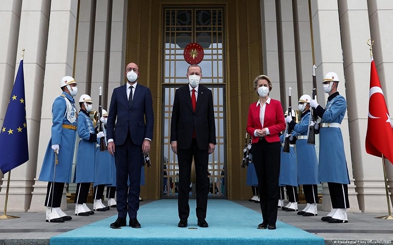 “Sofagate” và sự rạn nứt nghiêm trọng trong nội bộ EU