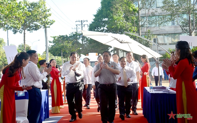 Thủ tướng Chính phủ Phạm Minh Chính dự Lễ khởi công các gói thầu thuộc dự án đường vành đai phía Tây thành phố Cần Thơ