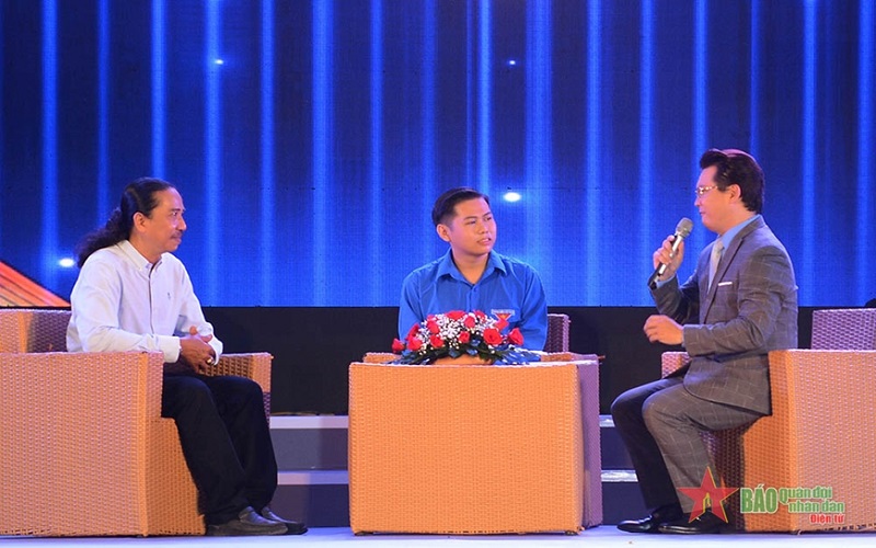 “Truyền lửa” cống hiến vì cộng đồng