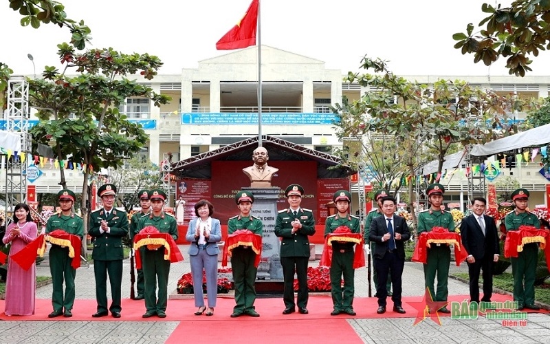 Khánh thành tượng Thượng tướng Nguyễn Chơn