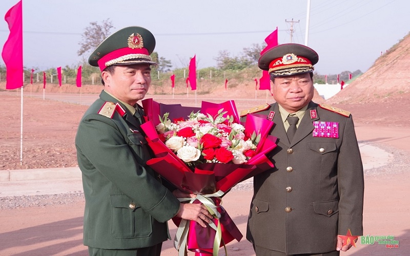 Khánh thành và bàn giao công trình doanh trại Đại đội Biên phòng 320 Quân đội nhân dân Lào