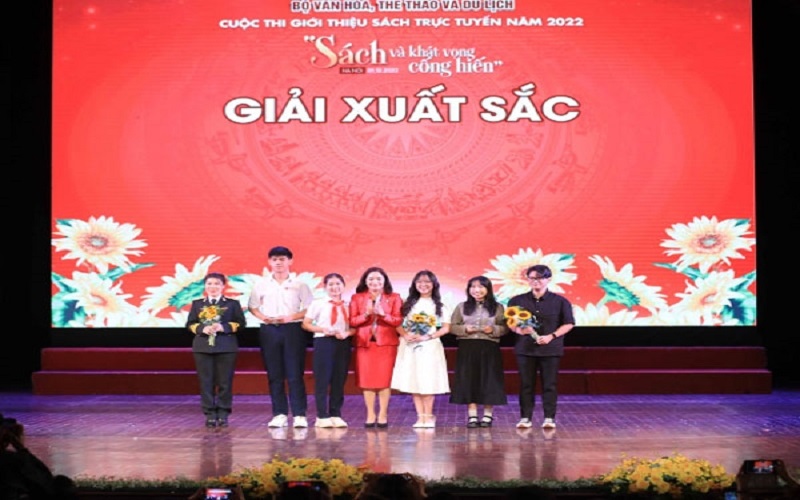 Khát khao sống đẹp nhờ trang sách hay