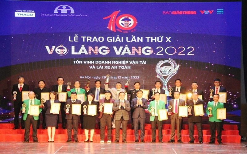 Trao giải “Vô lăng vàng” tặng 20 tập thể, 50 lái xe tiêu biểu