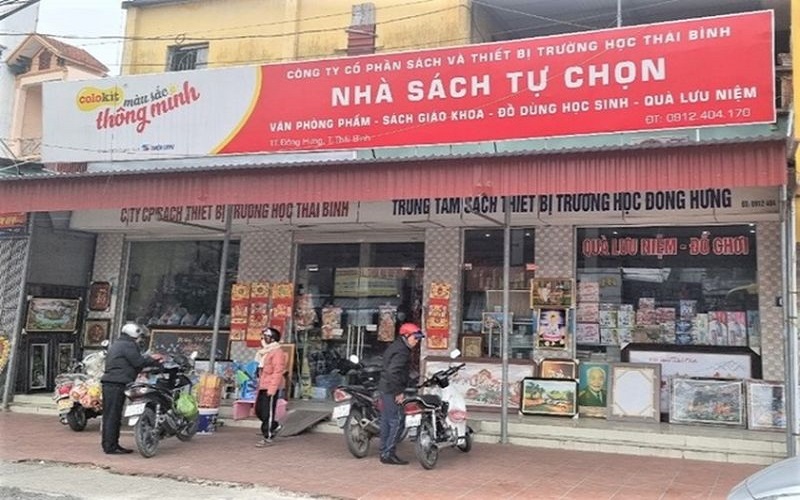 Khởi tố chủ nhà sách bán hơn 90.000 cuốn sách giáo khoa giả để kiếm lời