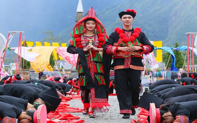 Sa Pa - nhà bê tông không được át cảnh quan