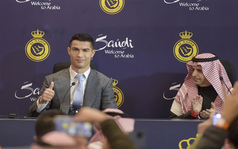 Hình ảnh Ronaldo ra mắt tại Saudi Arabia