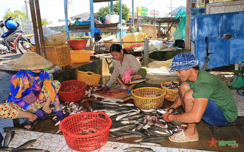 Nhộn nhịp làng nghề miền Tây ngày giáp Tết