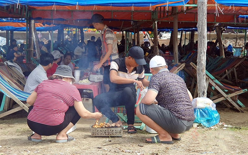 Người phương Nam dập dìu đi biển